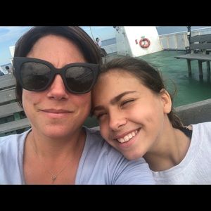 Meet your Posher, Lisa